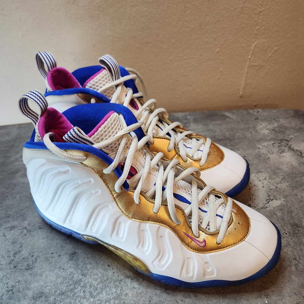 Nike Foamposite One peanut butter and jelly size 7 or 8.5 women